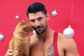 Австралийские пожарные снова обнажились для благотворительного календаря