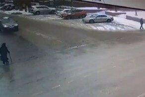 Жуткие кадры из Нижегородской области: пенсионерка на «Ниве» переехала другую пенсионерку