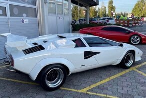 Этот Lamborghini Countach слишком дешевый, чтобы быть настоящим