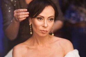 Виновата сигарета: певица Марина Хлебникова серьёзно пострадала при пожаре