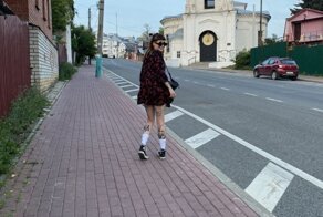 Следующая! Полиция заинтересовалась еще одной моделью, показавшей нижнее белье на фоне храма