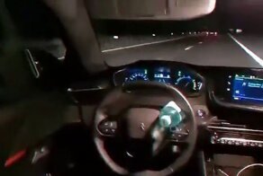 Попытка изобрести полноценный «автопилот» при помощи бутылки закончилась аварией