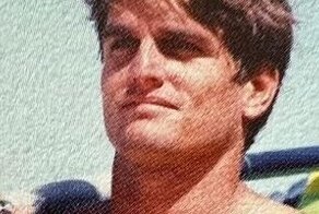 Парень помог отцу воссоздать его старые модельные фотографии