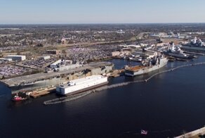 Оборона важнее: судостроительная верфь ВМС США возвращает невакцинированных рабочих