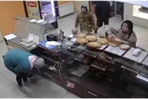 Подростки обокрали пекарню на глазах у продавщицы