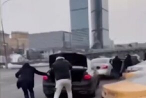 По три с половиной года за пранк. Каждому!