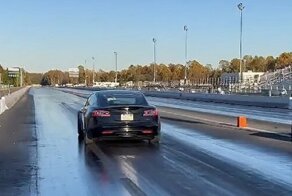 Новая модель Tesla поставила рекорд скорости