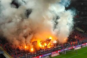 Болельщики ЦСКА устроили пирошоу в конце игры с «Зенитом»