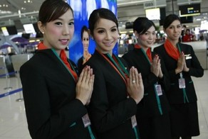 Стюардессы Тайландской авиакомпании (7 фото)