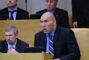 Депутатское кресло Валуева (3 фото)