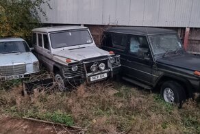 Более 20 единиц Mercedes-Benz G-класса гниют под открытым небом в Великобритании