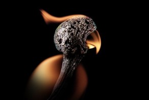 Потрясающие картины из горящих спичек (24 фото)