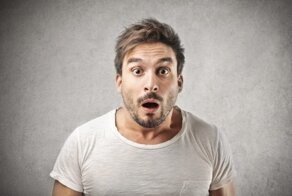 «Чтоб в живых остаться, гнида, прививайся от ковида!» Это из официального штаба по борьбе с Covid-19