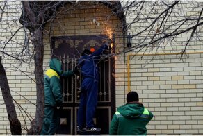 Женщина добилась, чтобы снесли дом многодетной семьи