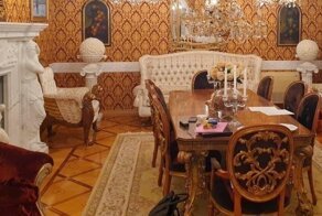 В Ростове полиция проводит обыски у очередного любителя золотых унитазов