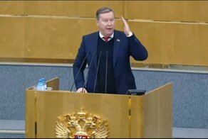"Идите и работайте здесь сами!": депутат Госдумы обиделся на СМИ за критику зарплат своих помощников