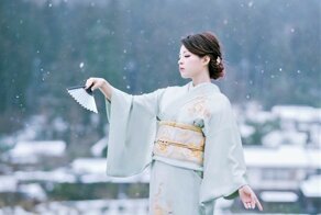 Кимоно - чем меньше выпуклостей на фигуре, тем красивее