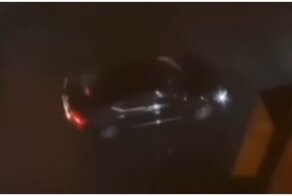 Короткий разговор сонного жителя дома с нарушителем тишины