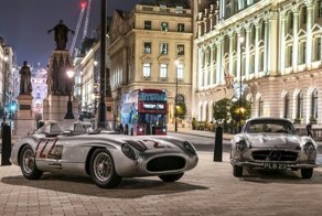 «Боевой» Mercedes Стирлинга Мосса первый и последний раз проехался по улицам Лондона, прежде чем отправиться в музей