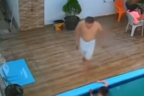 Ребенок провел 2 минуты под водой и выжил
