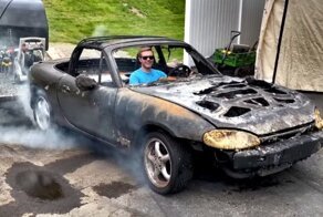 Уничтоженная огнем Mazda Miata каким-то образом все еще может ездить