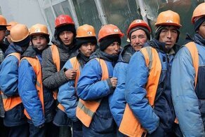 Доходы мигрантов в 2021 году догнали доходы россиян