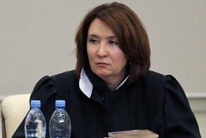 ВККС разрешила возбудить уголовное дело против "золотой судьи" Хахалевой
