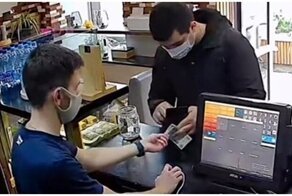 Кассир не позволил мужчине себя обмануть