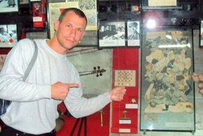 В Волгоградской области сотрудник ГИБДД избил пятиклассников на заброшке из-за громкой музыки