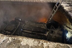 В Курске "десятка" нырнула в выкопанную коммунальщиками траншею