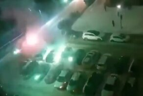 В Балашихе умники запустили фейерверк прямо на припаркованные машины