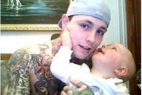 Фрики тоже могут быть любящими родителями (7 фото)