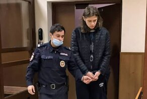Прокуратура запросила 5 лет колонии для блогера, помочившегося на портрет ветерана