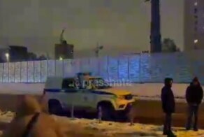Жители московского ЖК устроили сходку после нападения мигранта на их соседку