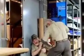 Пожилой шутник напугал приятеля