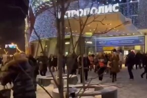 Посетитель ТЦ «Метрополис» в Москве угрожал взорвать себя гранатой