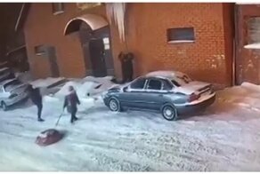 В Подмосковье сосулька упала на голову 8-летней девочки