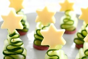 Простые и бюджетные закуски для празднования Нового года, которые украсят стол