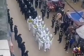 В Китае публично наказали нарушителей ковидных ограничений