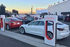 Полмиллиона автомобилей Tesla отзывают из-за вероятных дефектов
