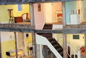 Зачем сожгли гиганский «кукольный домик»