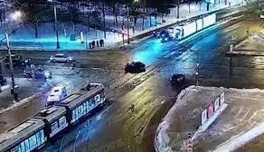 В центре Москвы легковушка протаранила  реанимобиль с пациентом