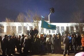 Раздавали оружие и поили энергетиками: в Казахстане показали, как действовали провокаторы на митингах