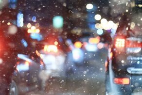 Массовый прокол шин на дороге в Москве