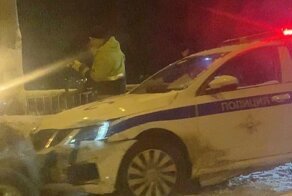 В Северодвинске водитель влетел в автомобиль ГИБДД