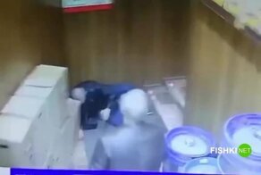 Противоударная система для пьяных покупателей