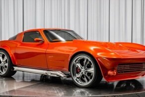 На продажу выставили уникальный рестомод: такого Chevrolet Corvette 1964 года вы еще не видели