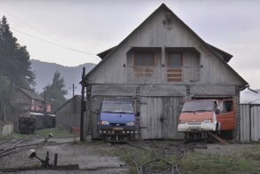 Как румыны ездят по заброшенной узкоколейной железной дороге на фургонах