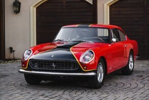 На торги выставлен Ferrari 250 GTE 1962 года с двигателем V8 от Chevrolet