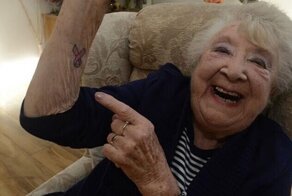 25 доказательств того, что возраст татуировкам не помеха